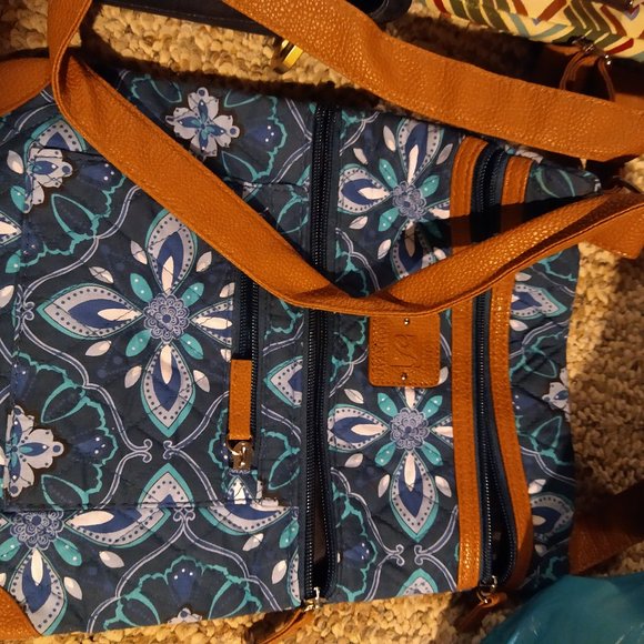 BUNDLE OF 3 CROSSBODY BAGS - STONE MOUNTAIN/RELIC/CARLA MARCHI - Picture 3 of 9